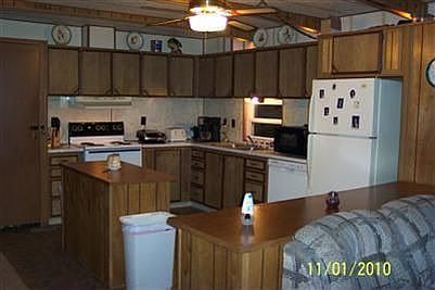 4th image of 42 Highlander Ave