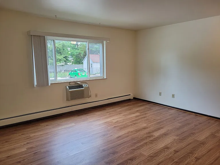 150 E Dekora St — Photo 4
