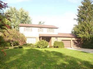 1310 Stratford Ln, Fostoria, OH 44830