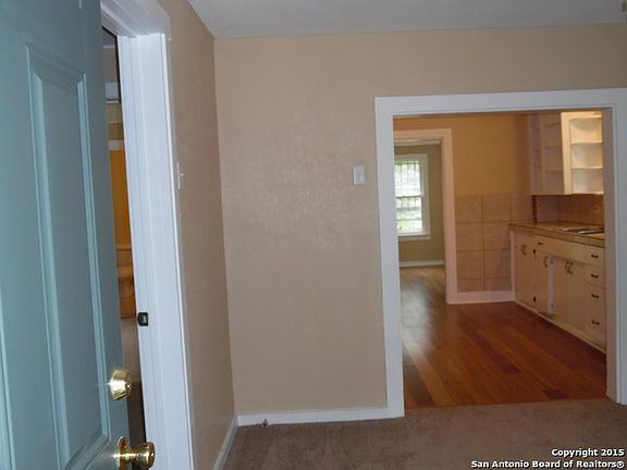 4th image of 714 Barclay St