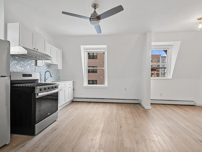149 Culver Ave #C — Photo 4