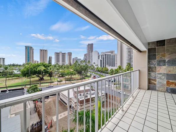 430 Keoniana St APT 204, Honolulu, HI 96815