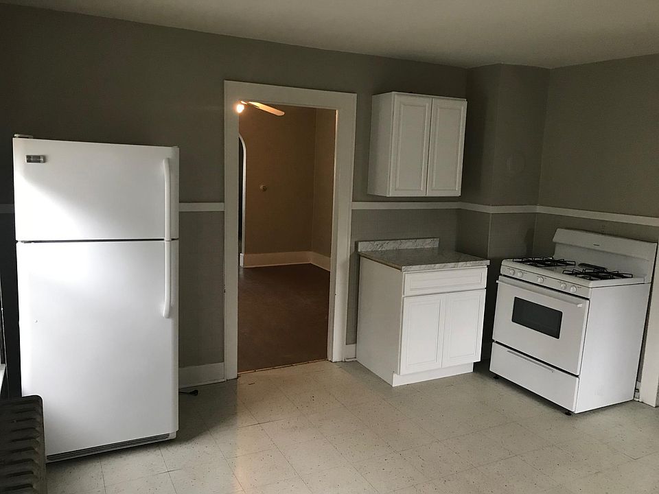 Full Kitchen with new cabinets. 