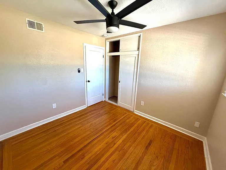 785 Duke Cir — Photo 32