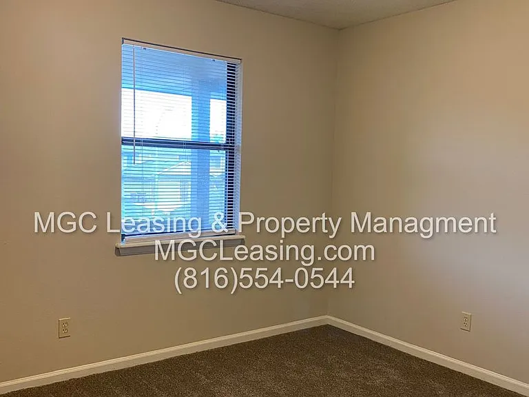 515 Sky Vue Dr — Photo 7