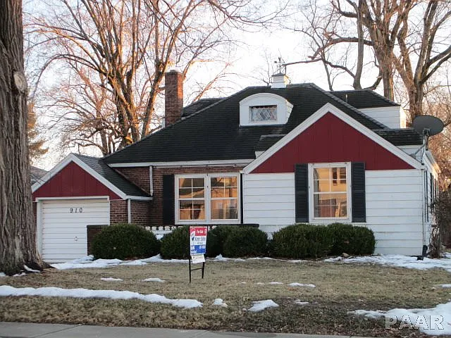 910 E Seneca Pl photo 1