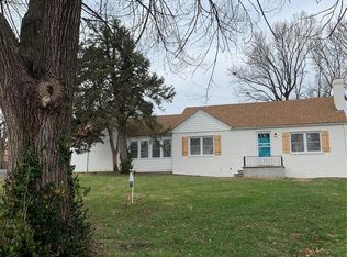 9505 Berwick Dr, Saint Louis, MO 63123