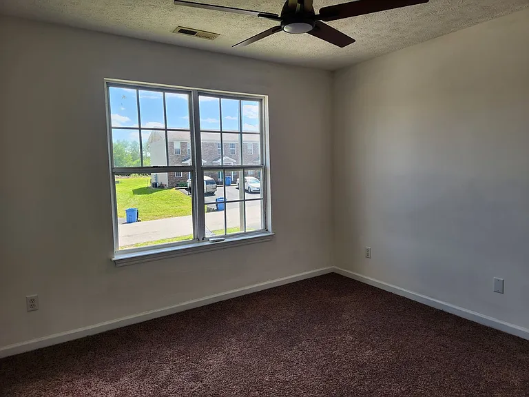 105 Bob White Way — Photo 8