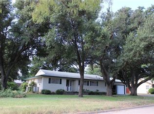 1303 W Elliott St, Breckenridge, TX 76424