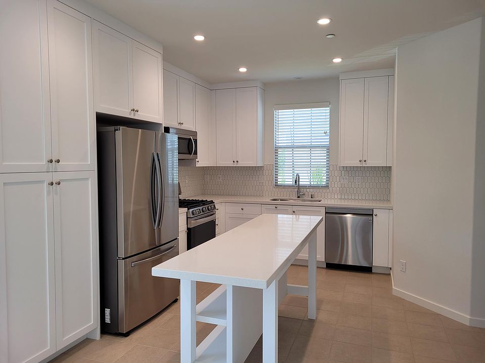 Nice Kitchen With Refrigerator