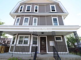 317 Main St, Medford, MA