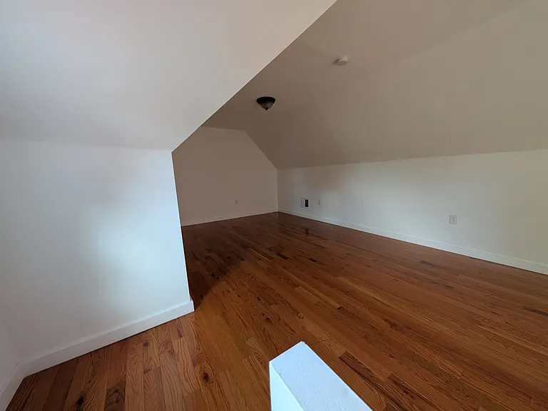 1860 Morningside Ave — Photo 8