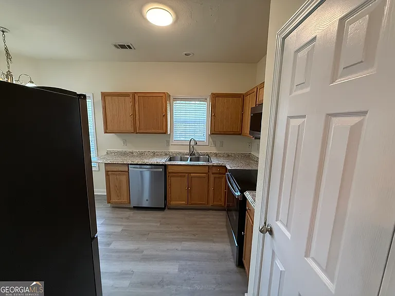207 Granite Way — Photo 4