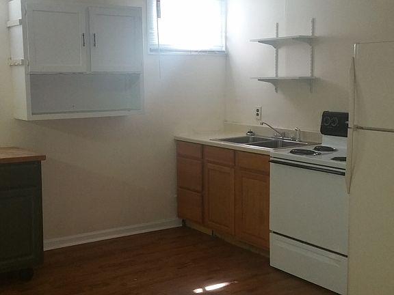 5th image of 1510 Rosemary Ln #B