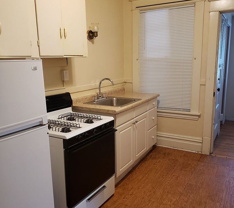 1st image of 1563 Charles Ave APT 4