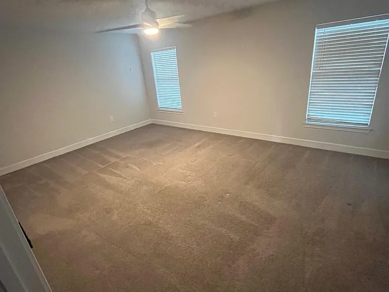 216 Heritage Park Ln — Photo 8
