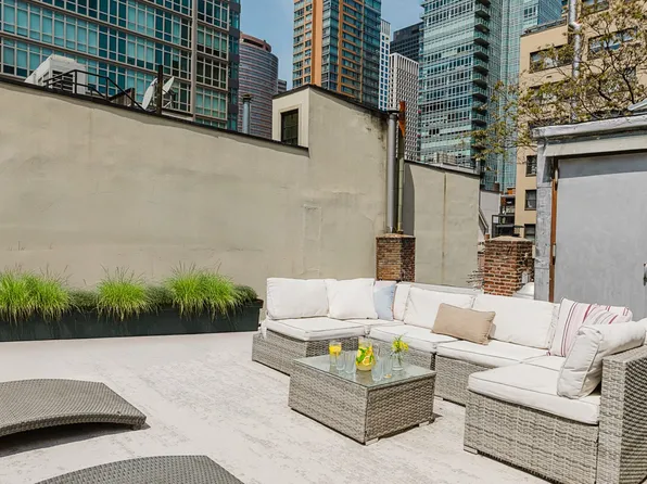 323 East 51st Street image 23 of 26