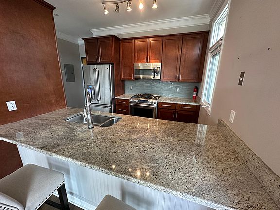 3rd image of 276 Chestnut St #3-C-303