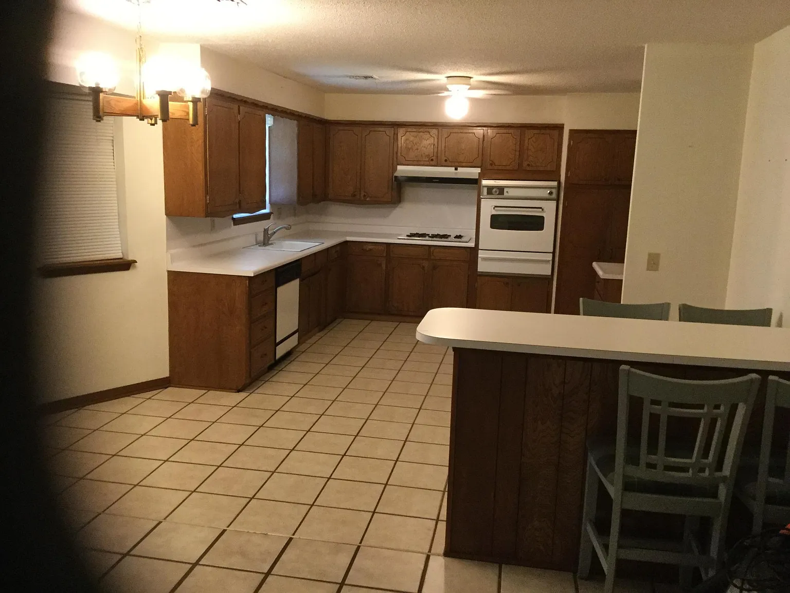 3 bed, 1900 sqft, $1,595 — Photo 3