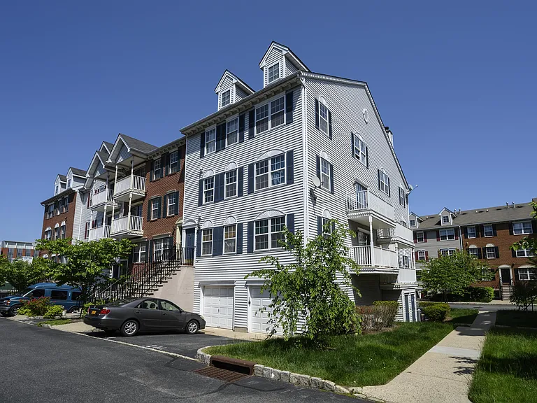 216 Matthews Dr #1-5 — Photo 8