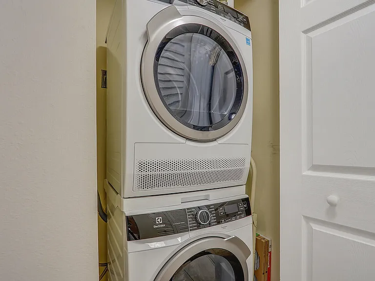 1055 Ocean Dr #403 — Photo 29