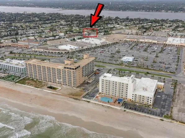400 Auburn Dr APT 2, Daytona Beach, FL 32118