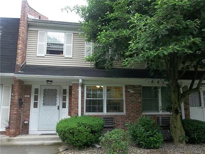 1st image of 176 Doxbury Ln