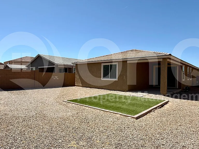 1265 E Kingman St — Photo 4