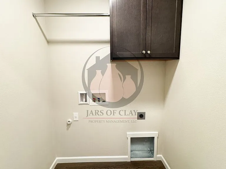 1668 SE Barberry Ave — Photo 18