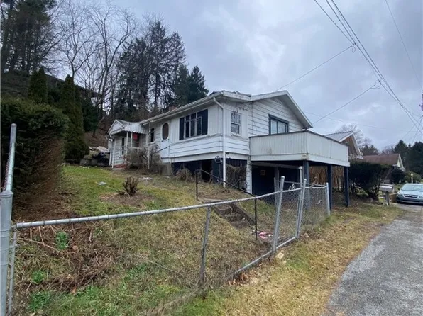 124 Orchard St, Apollo, PA 15613