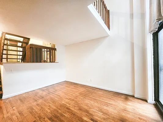 Rented by Avenues Real Estate | media 4