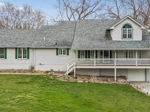 2056 Platteview Dr, Cedar Creek, NE 68016