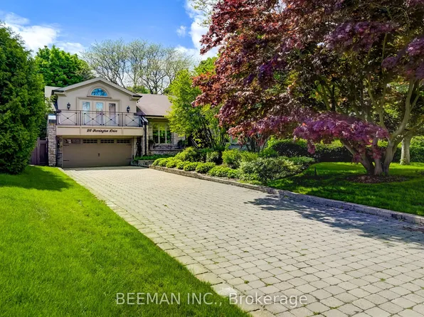 26 Farrington Dr, Toronto, ON M2L 2B6