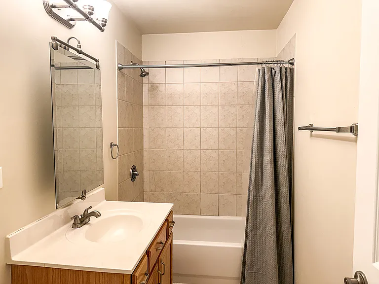1221 N Honore St #1 — Photo 11