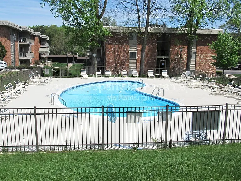 722 W Kilgore Rd #203 — Photo 11