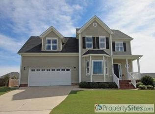 1724 Maizefield Ln, Fuquay Varina, NC 27526