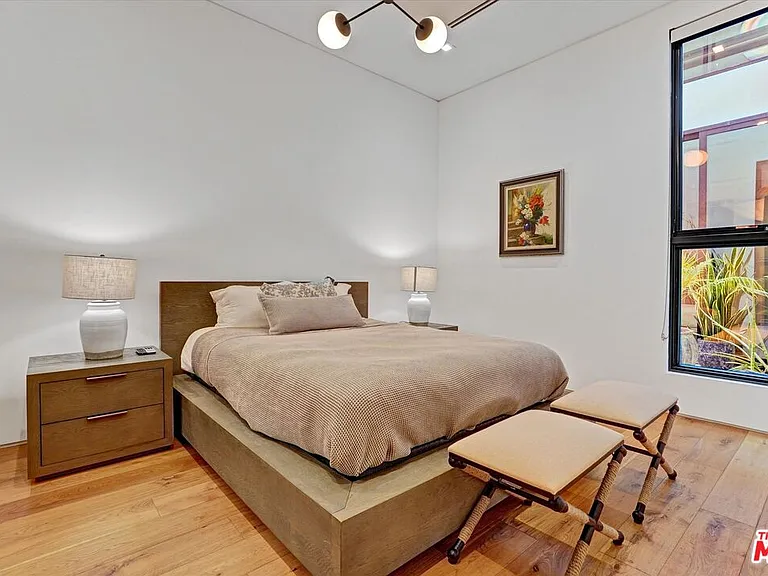 1049 Loma Vista Dr — Photo 59