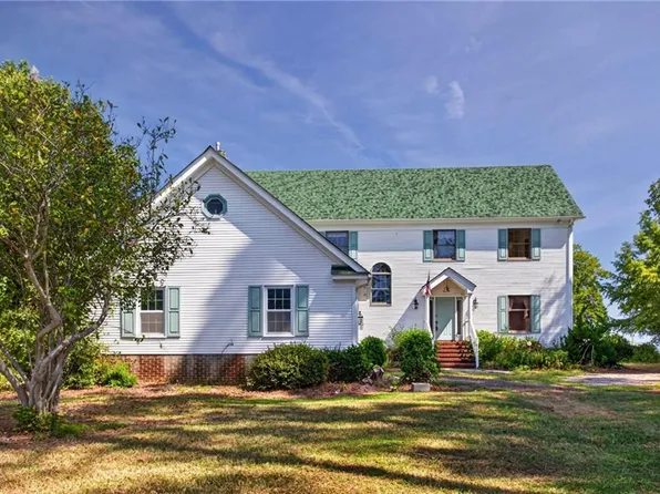 9228 Wigneil St, Suffolk, VA 23433