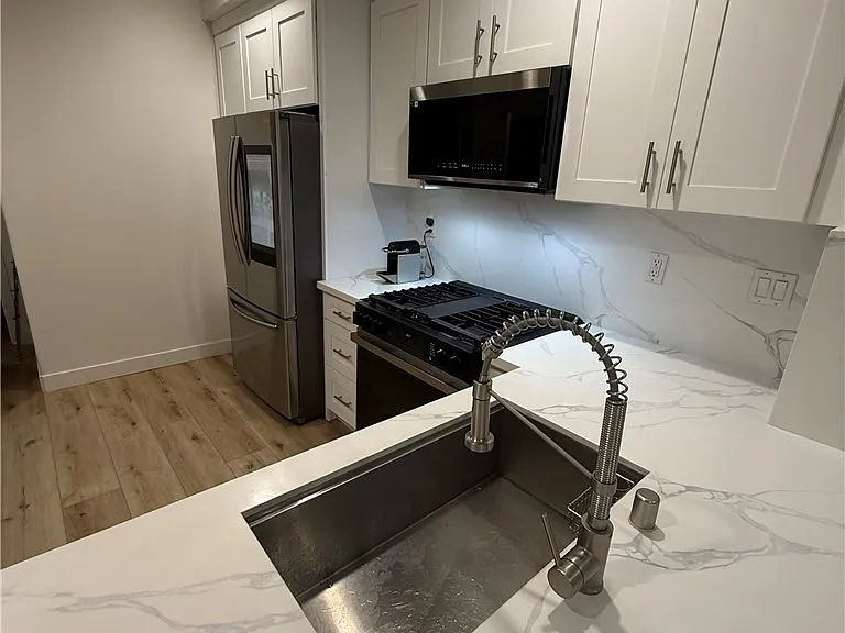 1421 Abelia — Photo 4