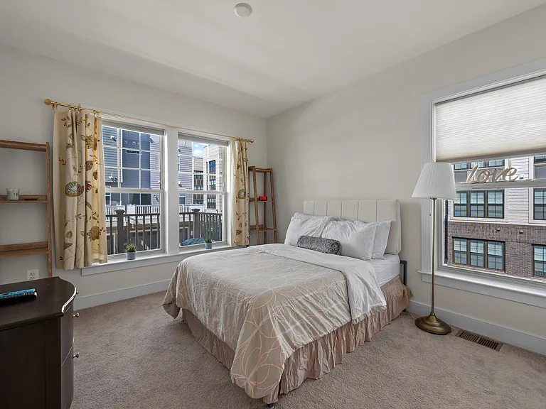 813 Rockwell Ave #813 — Photo 16