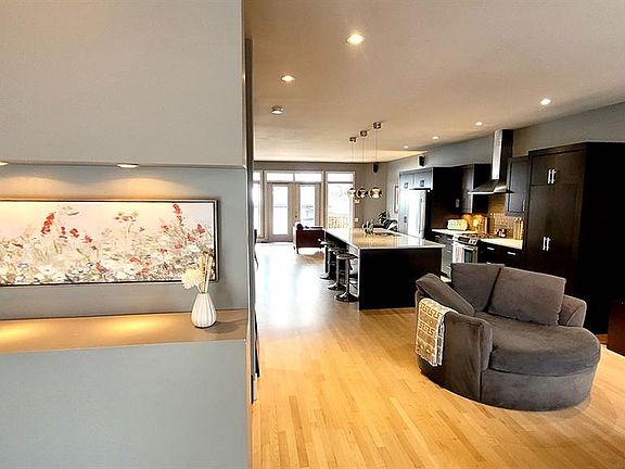 3rd image of 3043 E 28th St SW