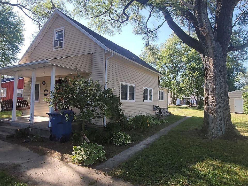 1st image of 204 W Stewart St