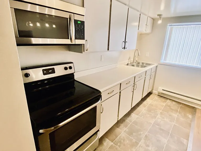 2910 S Byron St — Photo 13