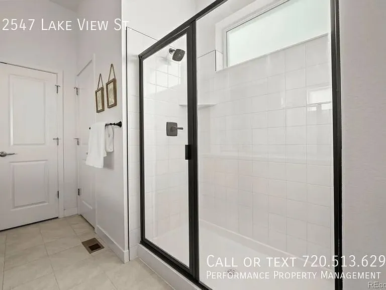 12547 Lake View St — Photo 16