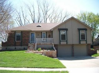 3709 SW Windemere Dr, Lees Summit, MO 64082