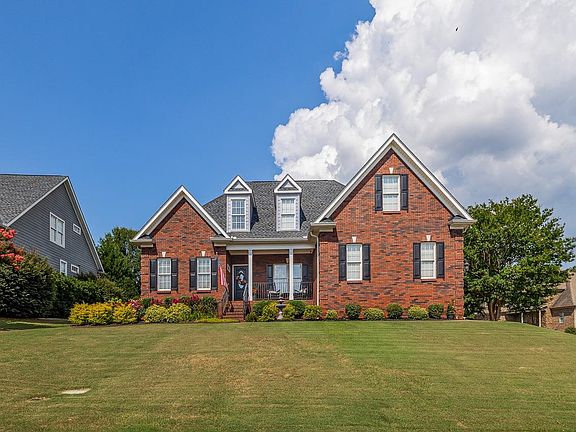 3rd image of 105 Bay Tree Ct