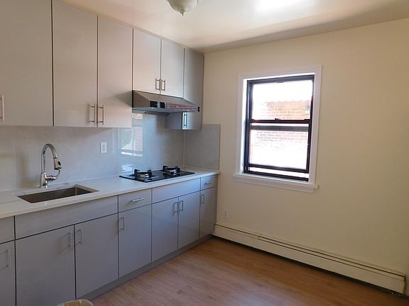 3rd image of 14741 Elm Ave Floor 2