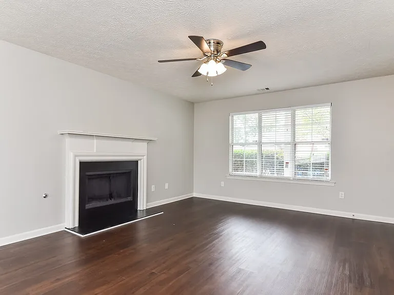 5160 Towne Park Dr — Photo 7