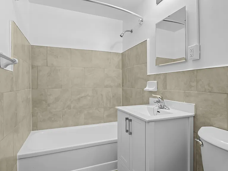 1296 Fennell Ave E — Photo 11