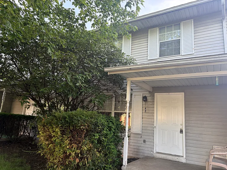2143 Lynbridge Dr #A — Photo 1